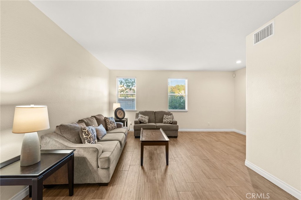 33926 Channel Street Temecula, CA 92592 - Photo 8 of 73