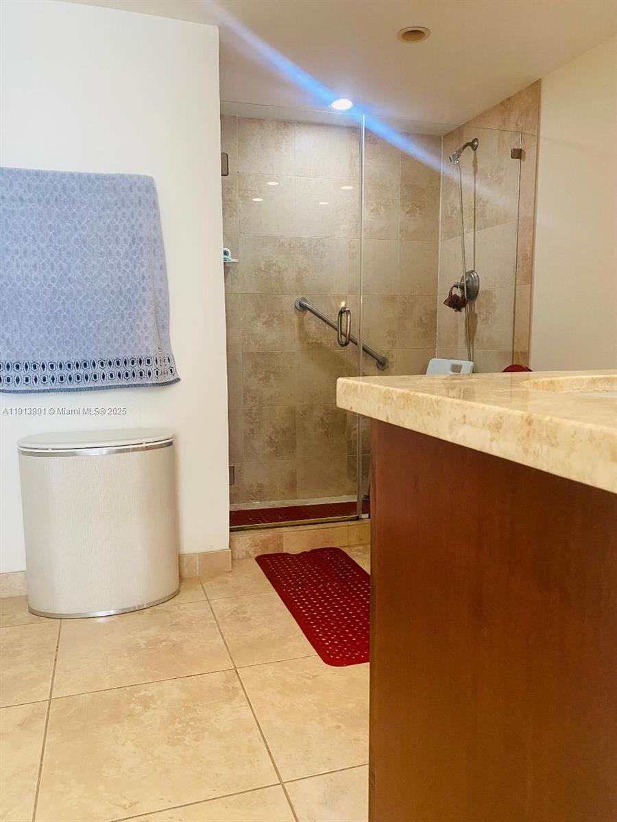 575 Crandon Boulevard, Unit 406 Key Biscayne, FL 33149 - Photo 13 of 17