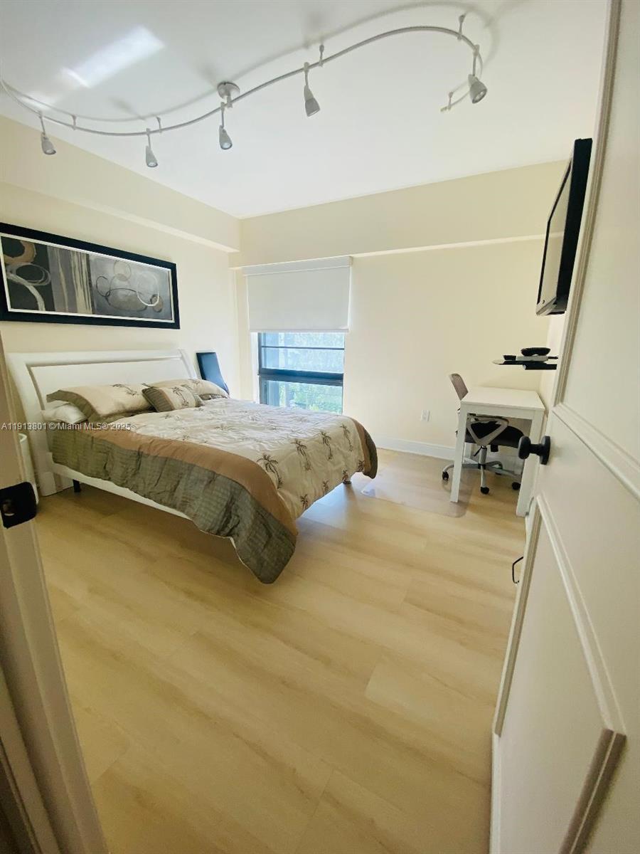 575 Crandon Boulevard, Unit 406 Key Biscayne, FL 33149 - Photo 15 of 17