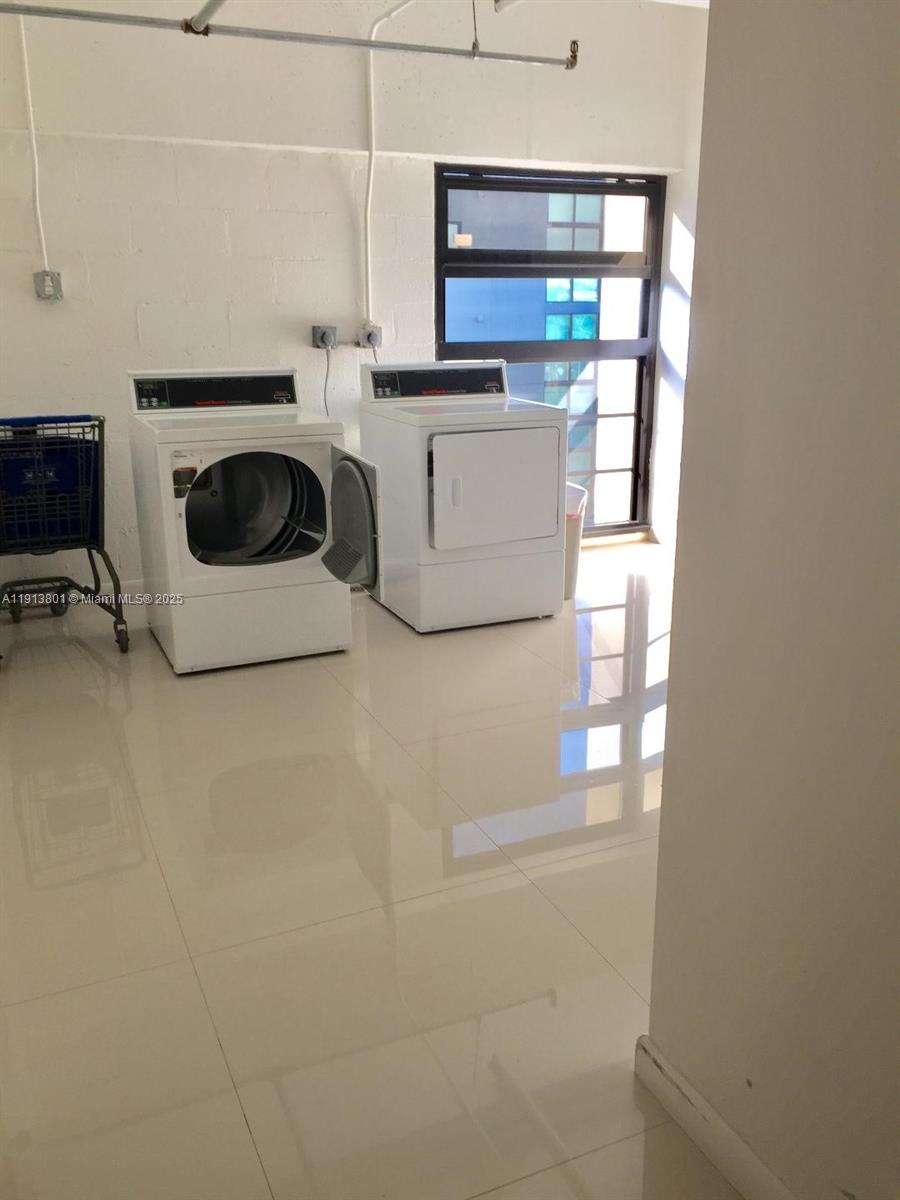 575 Crandon Boulevard, Unit 406 Key Biscayne, FL 33149 - Photo 7 of 17