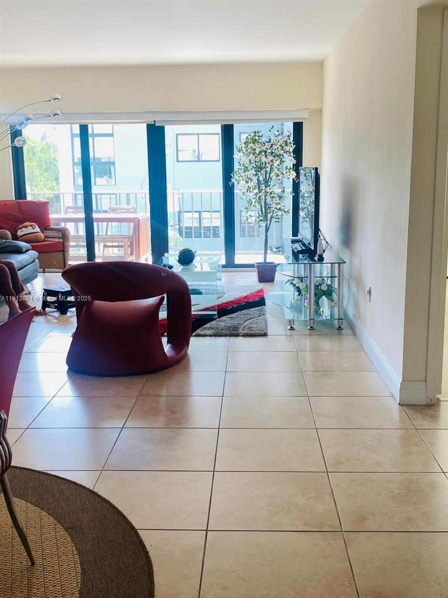 575 Crandon Boulevard, Unit 406 Key Biscayne, FL 33149 - Photo 8 of 17