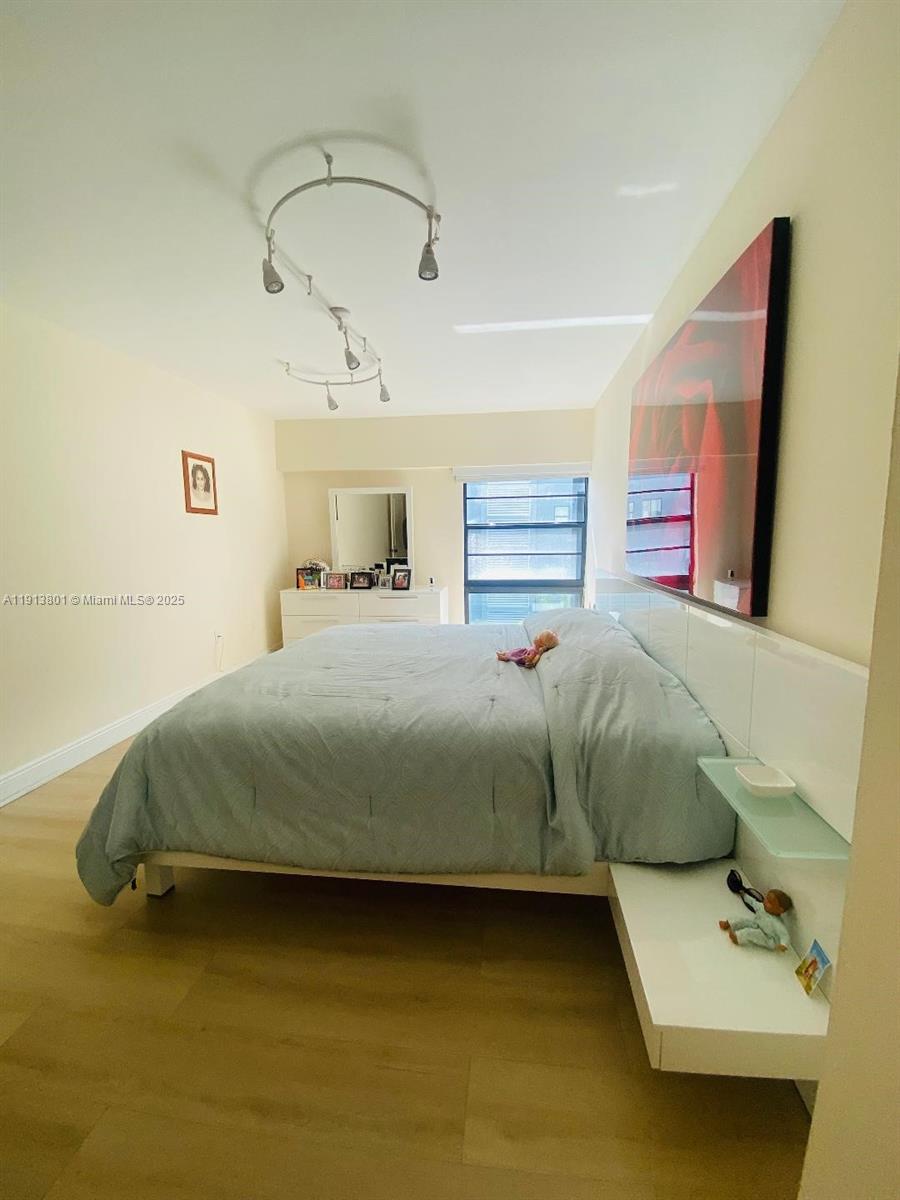 575 Crandon Boulevard, Unit 406 Key Biscayne, FL 33149 - Photo 10 of 17