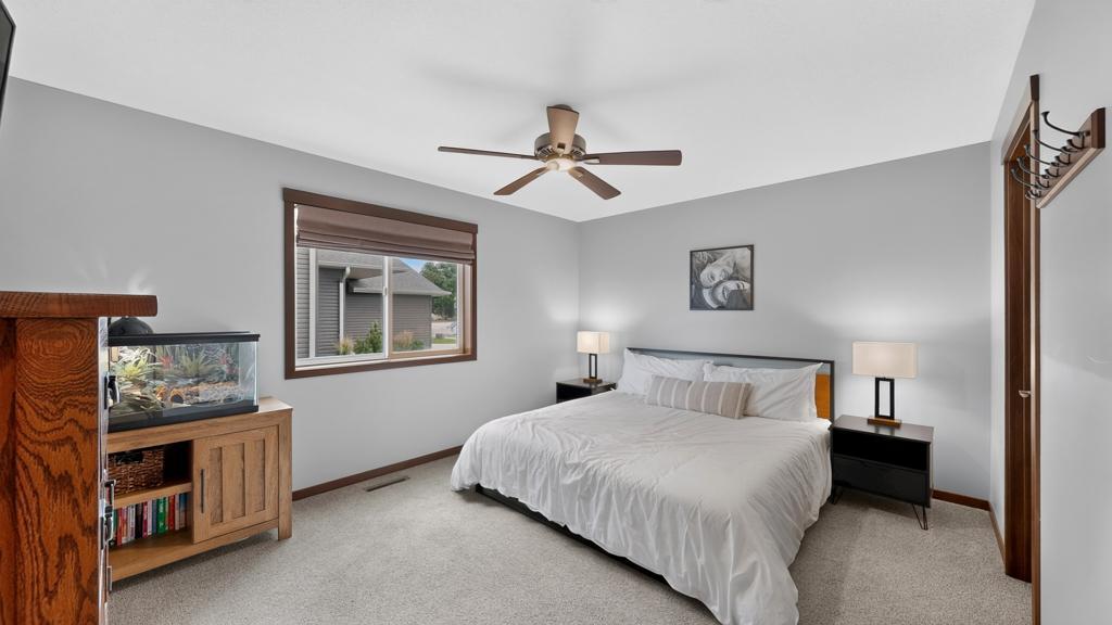 4621 Alan Lane Northwest Rochester, MN 55901 - Photo 10 of 37