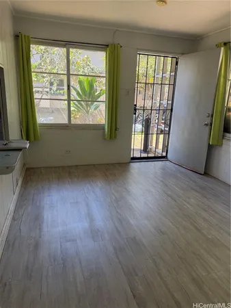 $1,300 | 1540 Pensacola Street, Honolulu, HI 96822