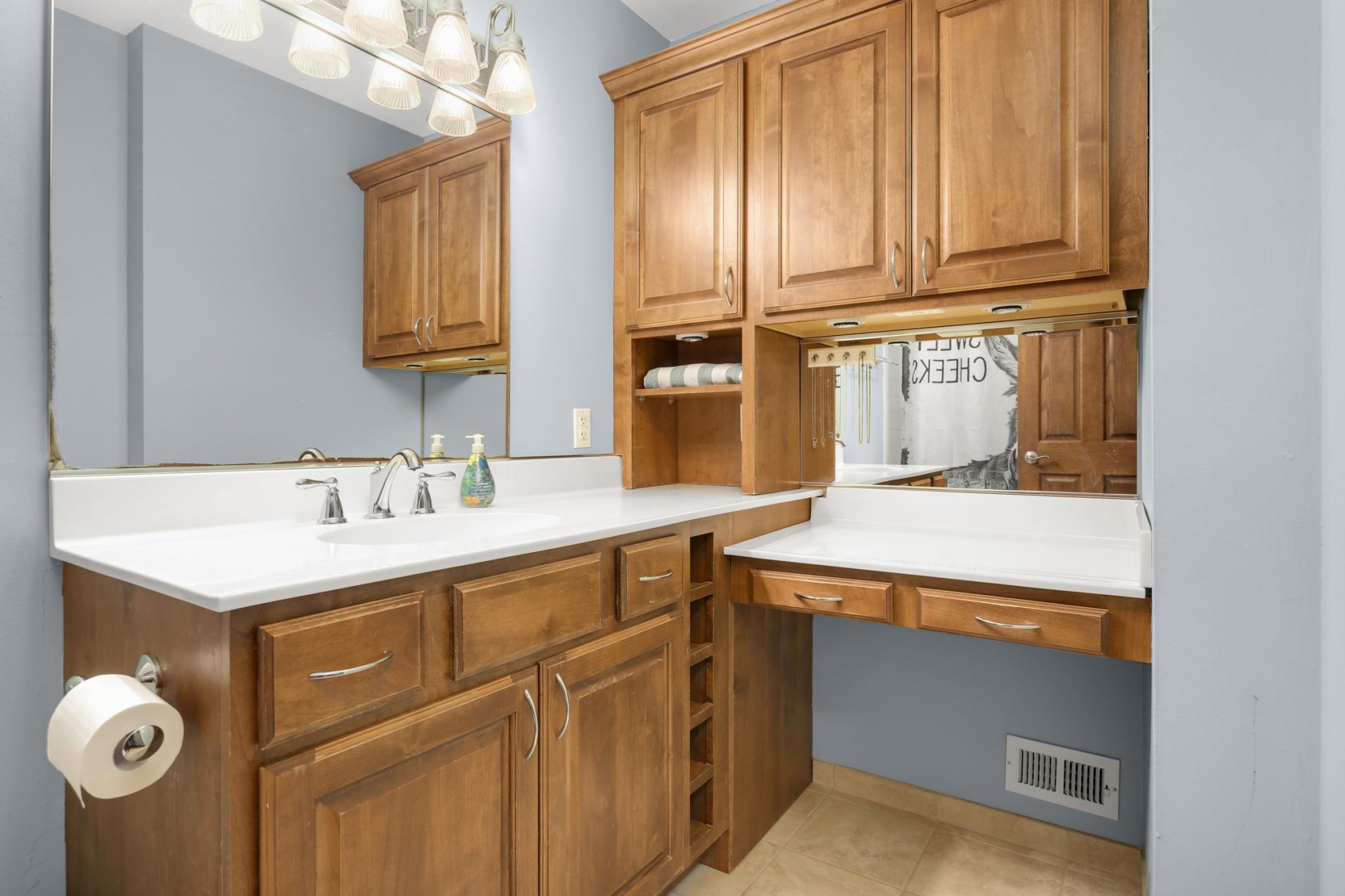 13611 86th Avenue North Maple Grove, MN 55369 - Photo 14 of 19