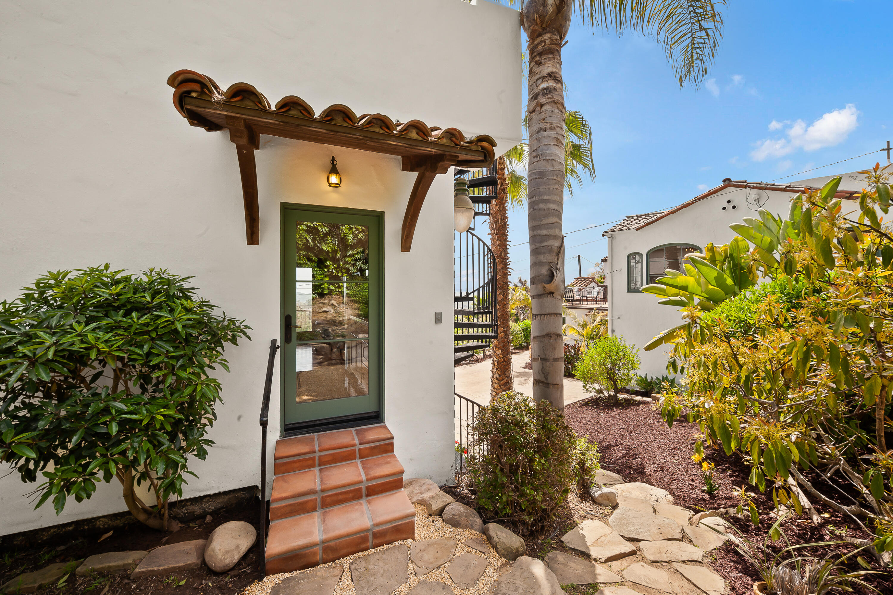 870 Windsor Way Santa Barbara, CA 93105 - Photo 13 of 59 a front view of a house with garden