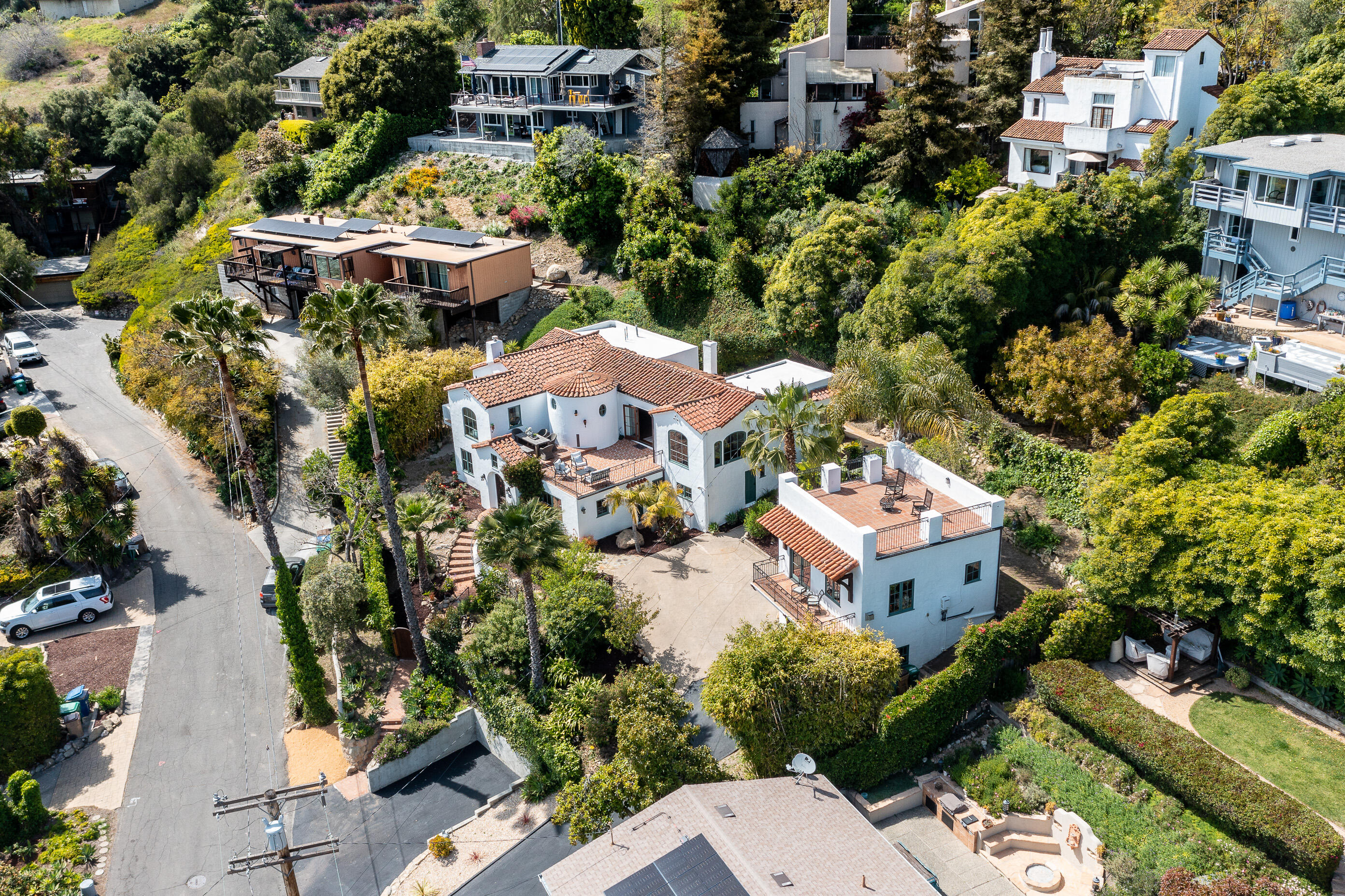 870 Windsor Way Santa Barbara, CA 93105 - Photo 21 of 59 an aerial view of residential houses with outdoor space