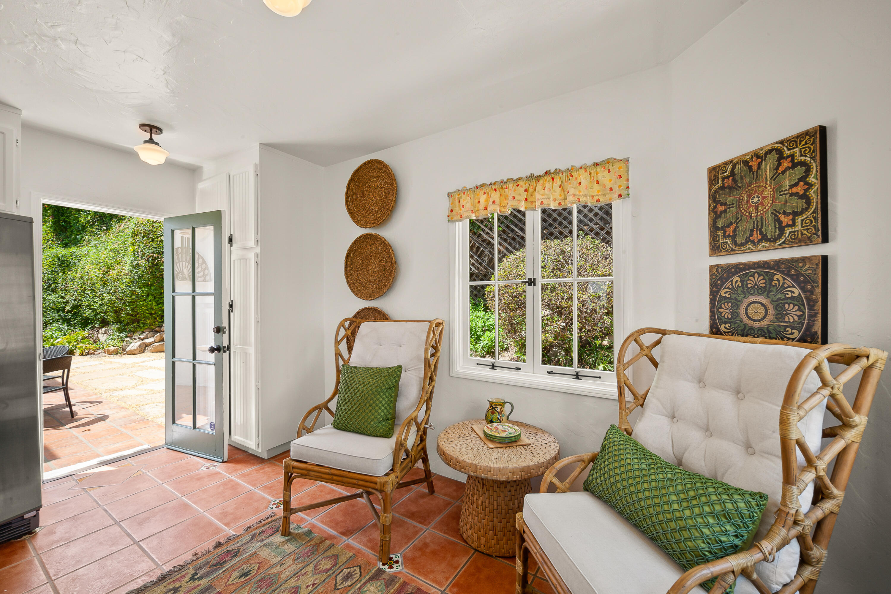 870 Windsor Way Santa Barbara, CA 93105 - Photo 35 of 59 a living room with furniture and a large window