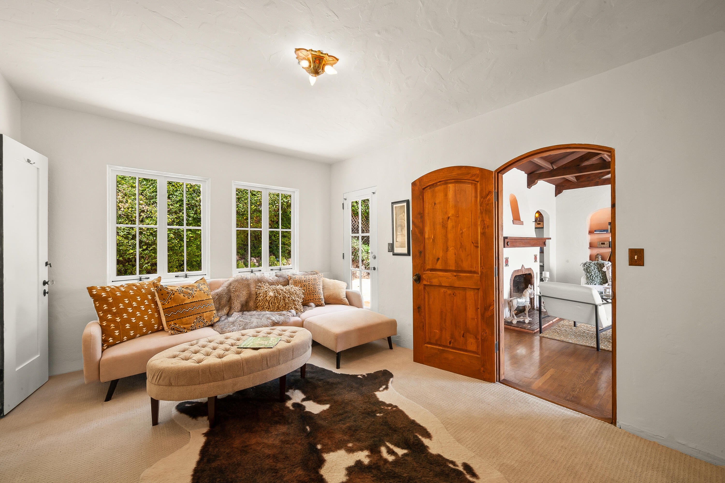 870 Windsor Way Santa Barbara, CA 93105 - Photo 43 of 59 a living room with furniture and wooden floor