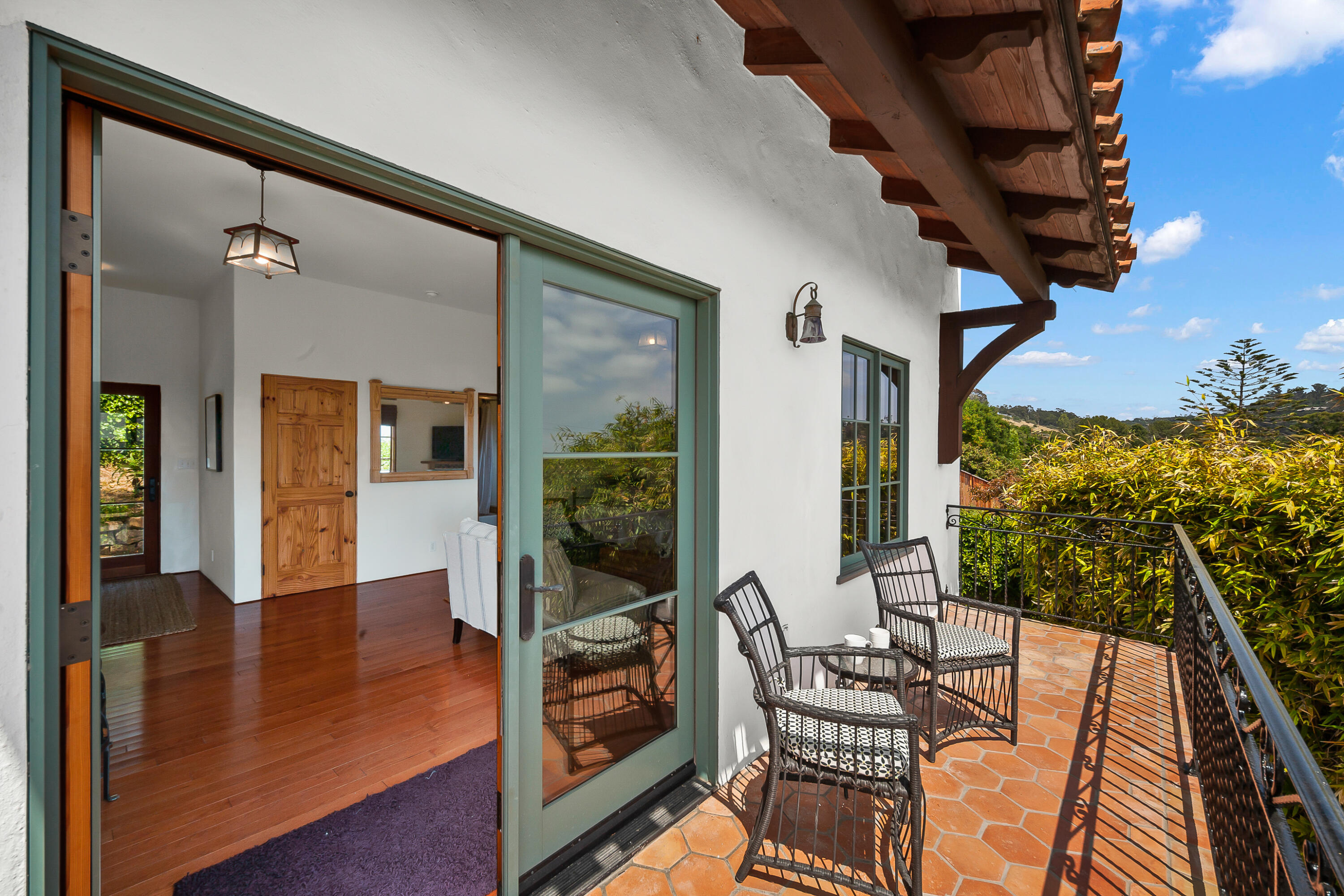 870 Windsor Way Santa Barbara, CA 93105 - Photo 55 of 59 a view of a livingroom with furniture and window