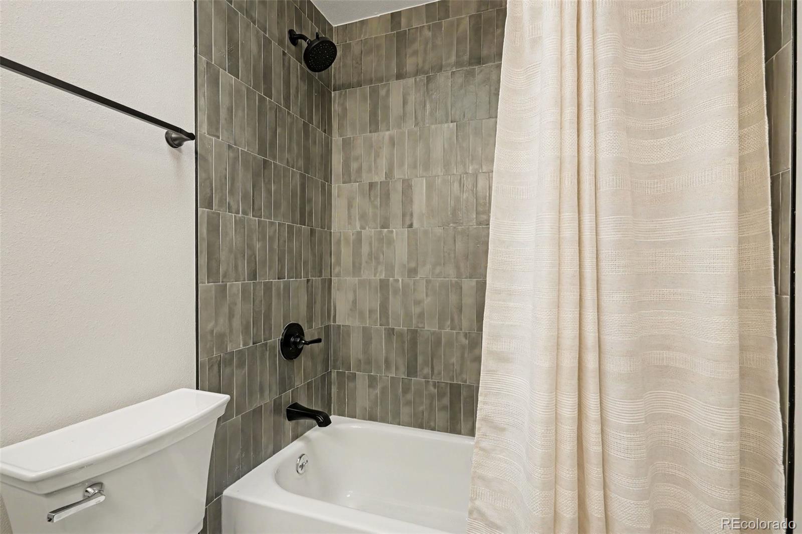 2065 South Rifle Street Aurora, CO 80013 - Photo 22 of 34