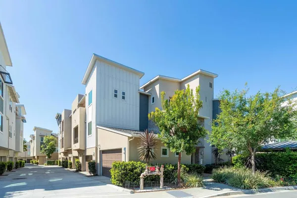 $915,000 | 6042 Colt Place, Unit 303, Carlsbad, CA 92009