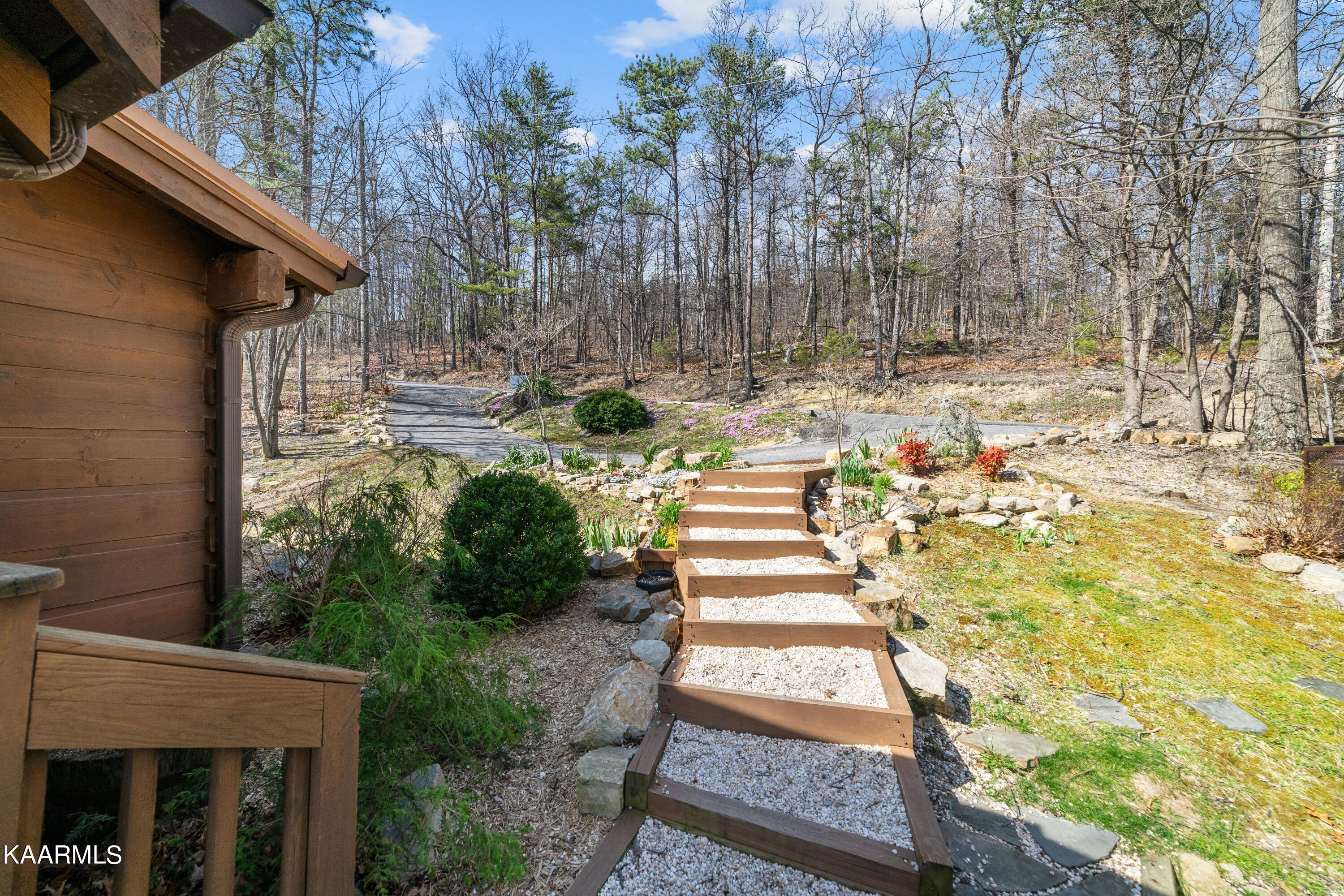 2746 East End Road Pigeon Forge, TN 37876 - Photo 3 of 48 Entryway1