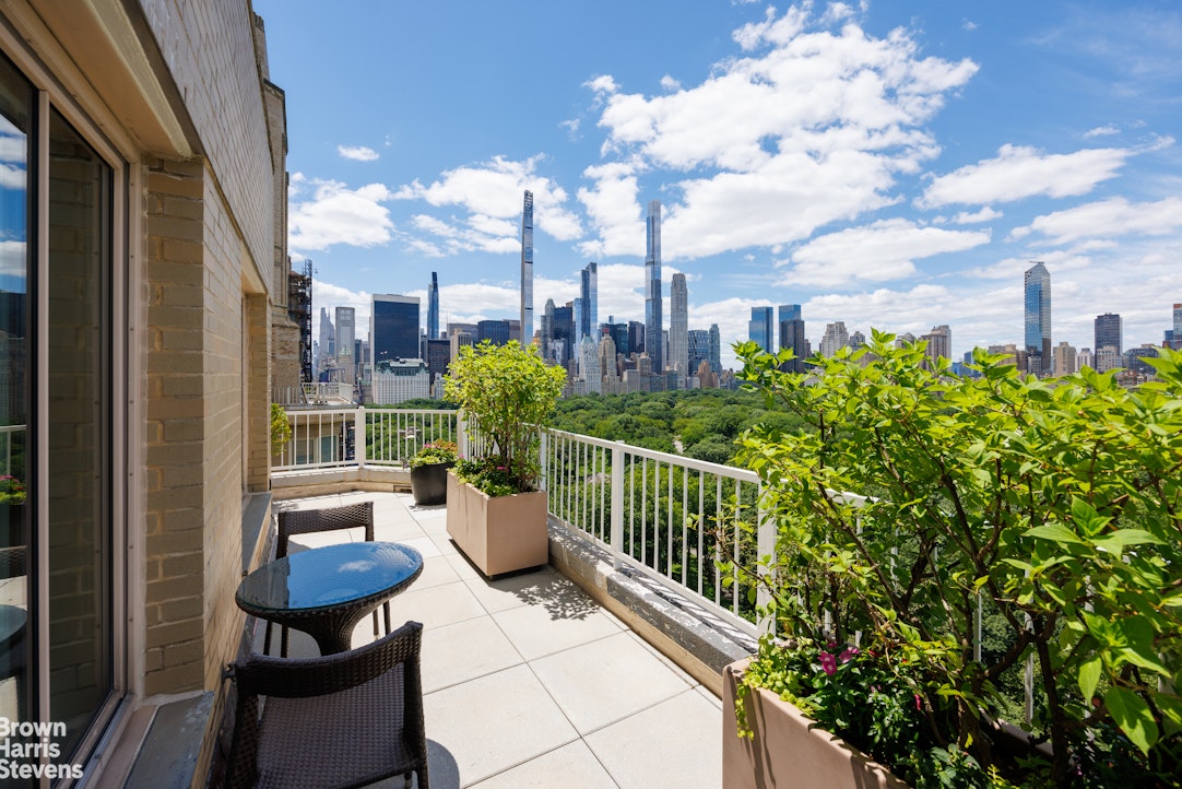 880 5th Avenue, Unit PHA Manhattan, NY 10021 - Photo 5 of 31