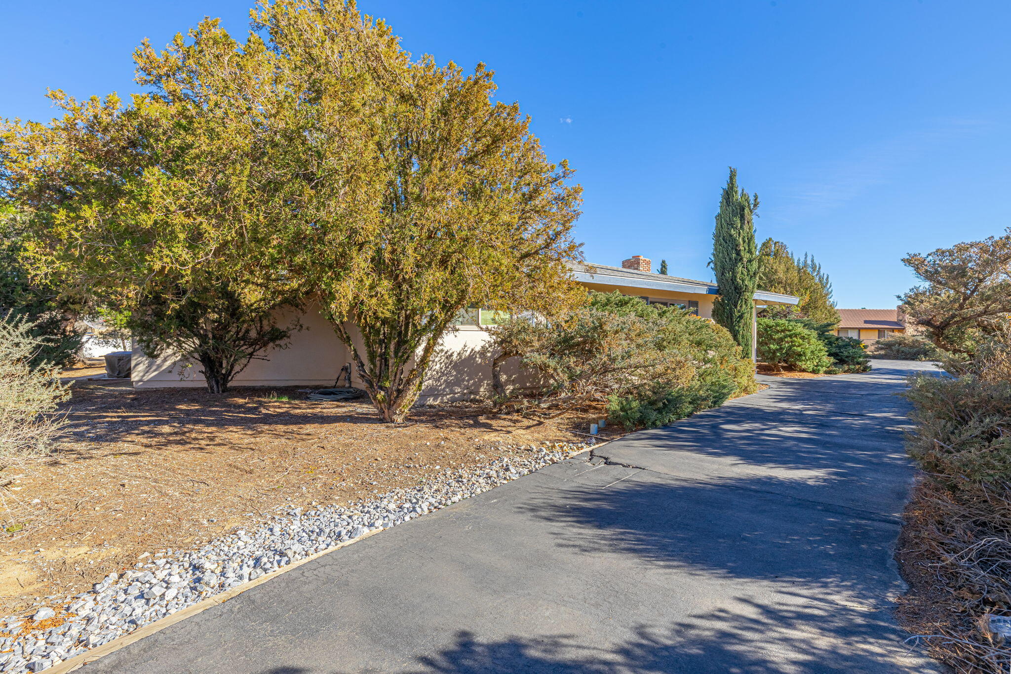 14437 Ricaree Road Apple Valley, CA 92307 - Photo 3 of 41 4-web-or-mls-AVOH--4