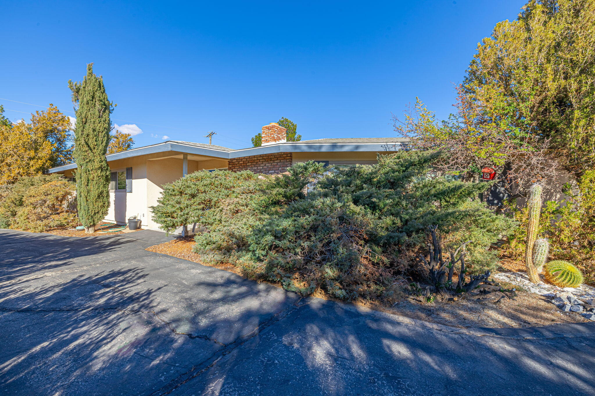 14437 Ricaree Road Apple Valley, CA 92307 - Photo 4 of 41 5-web-or-mls-AVOH--6