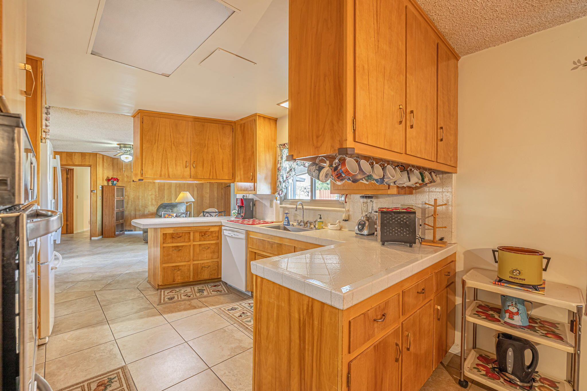14437 Ricaree Road Apple Valley, CA 92307 - Photo 8 of 41 30-web-or-mls-AVOH--31
