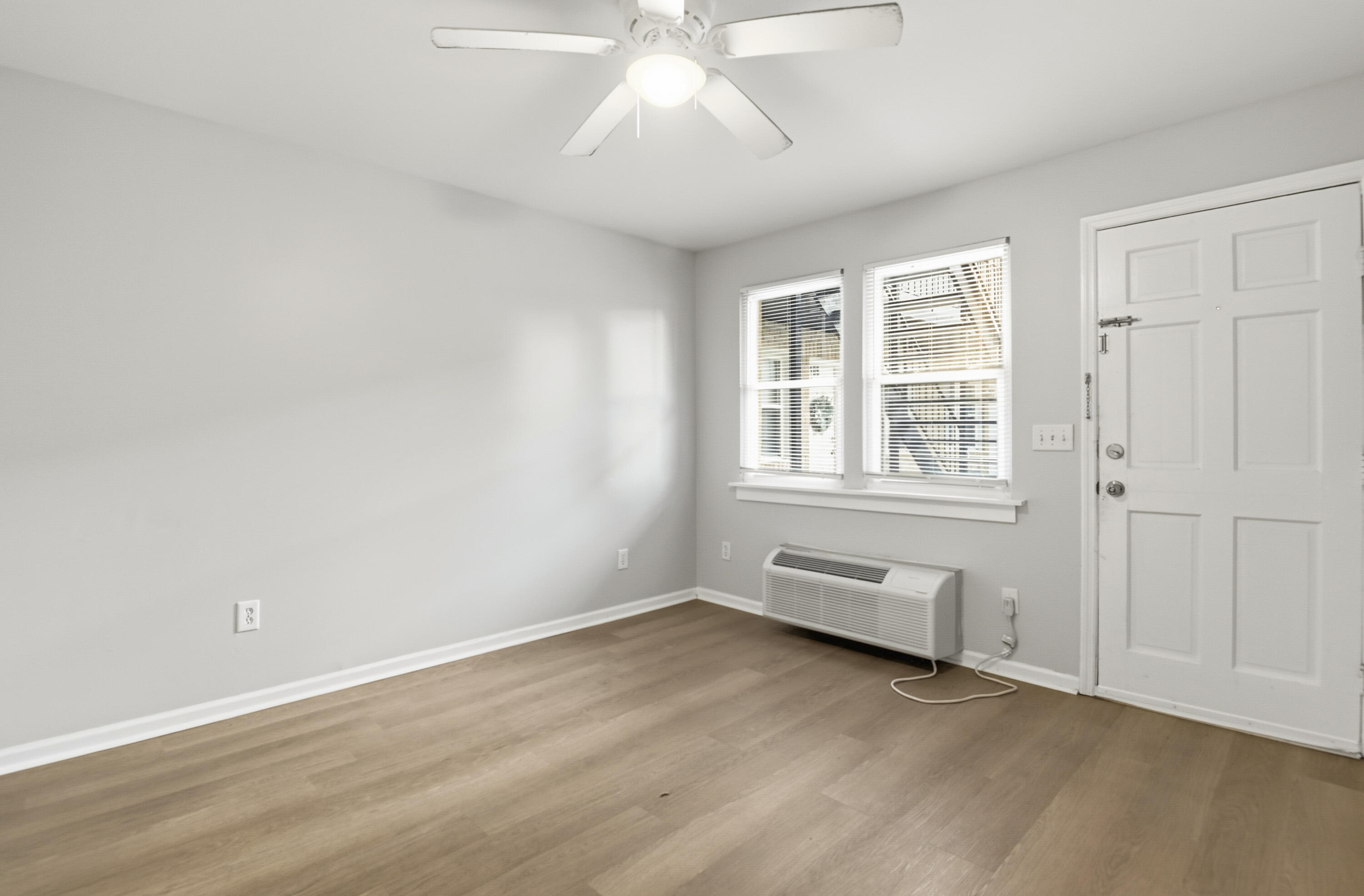 2107 Rondo Street, Unit 107 Charleston, SC 29414 - Photo 4 of 12 _DSC7928