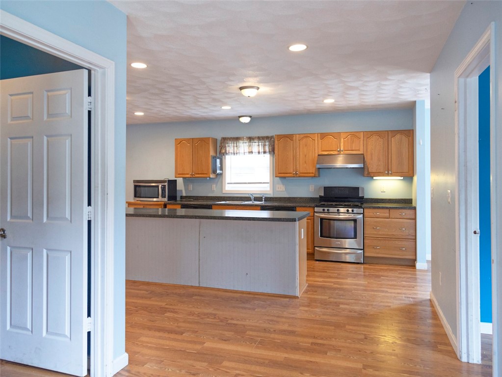 192 Midget Avenue Warwick, RI 02886 - Photo 4 of 17 Virtually staged