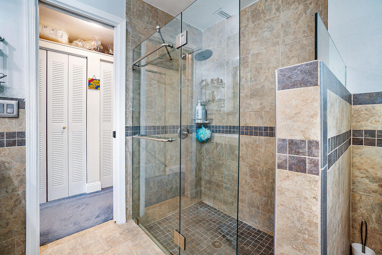 3271 Northwest 28th Way Boca Raton, FL 33434 - Photo 20 of 34 010-3271NW28thWay-BocaRaton-FL-small