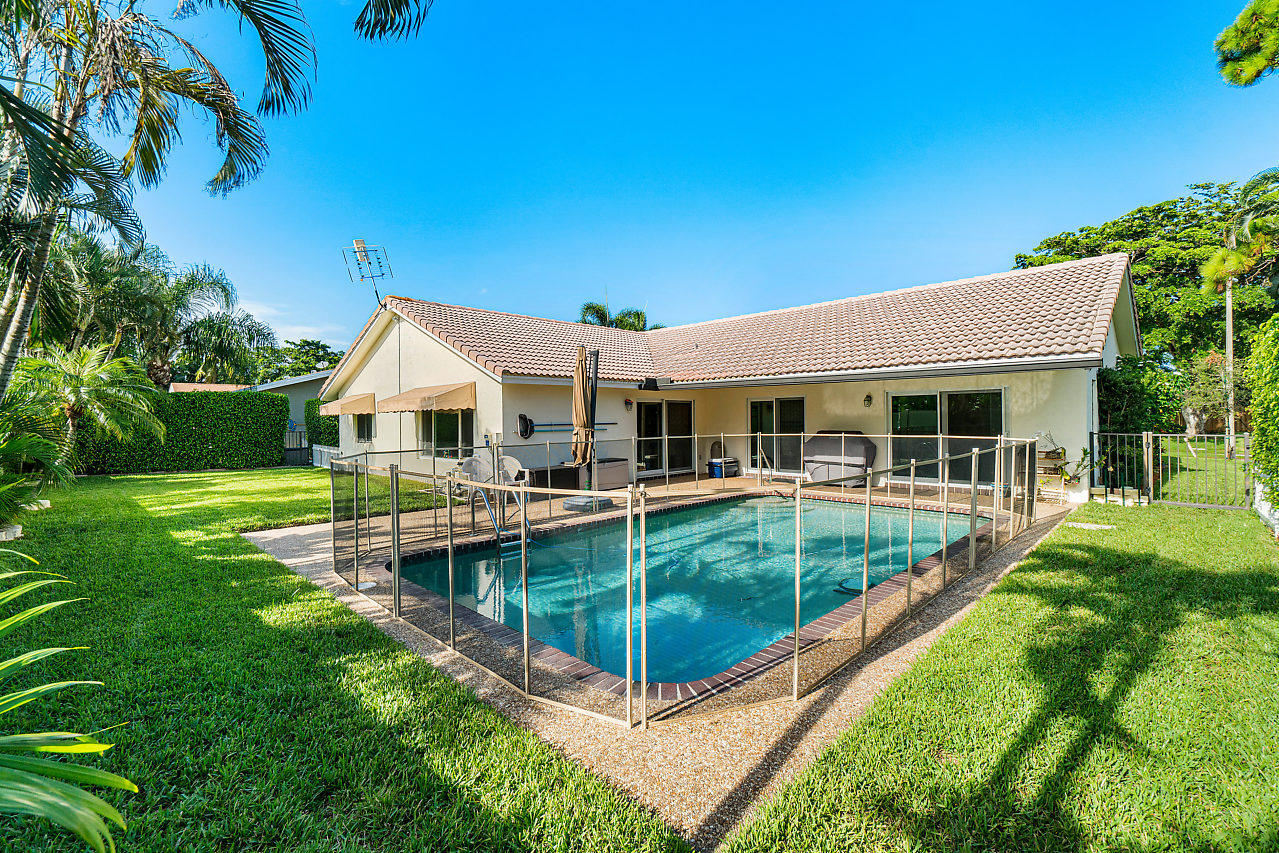 3271 Northwest 28th Way Boca Raton, FL 33434 - Photo 4 of 34 027-3271NW28thWay-BocaRaton-FL-small