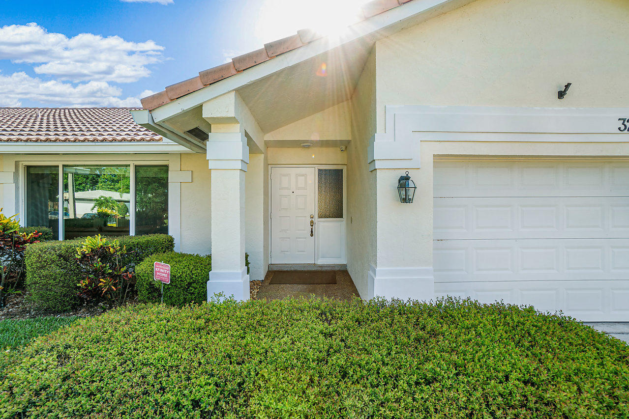 3271 Northwest 28th Way Boca Raton, FL 33434 - Photo 5 of 34 004-3271NW28thWay-BocaRaton-FL-small