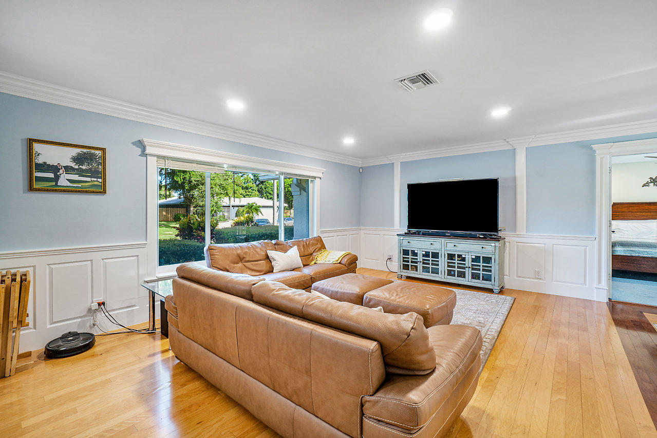 3271 Northwest 28th Way Boca Raton, FL 33434 - Photo 7 of 34 011-3271NW28thWay-BocaRaton-FL-small