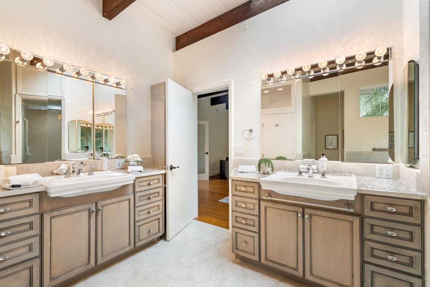 568 Aguajito Road Carmel, CA 93923 - Photo 31 of 60 Gallery Image 31