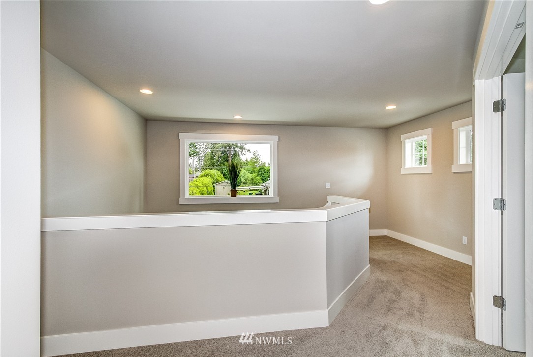 32 213th Street Southwest Bothell, WA 98021 - Photo 12 of 25
