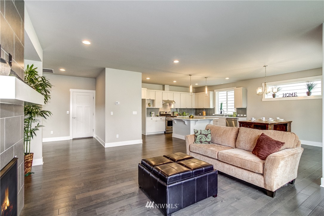 32 213th Street Southwest Bothell, WA 98021 - Photo 8 of 25