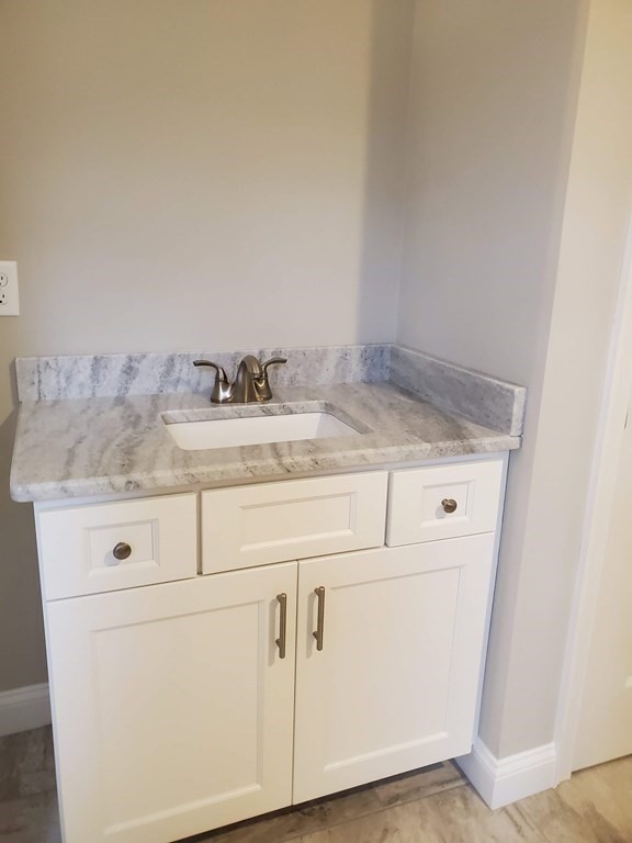 14 Kettle Hill Road Uxbridge, MA 01569 - Photo 6 of 15
