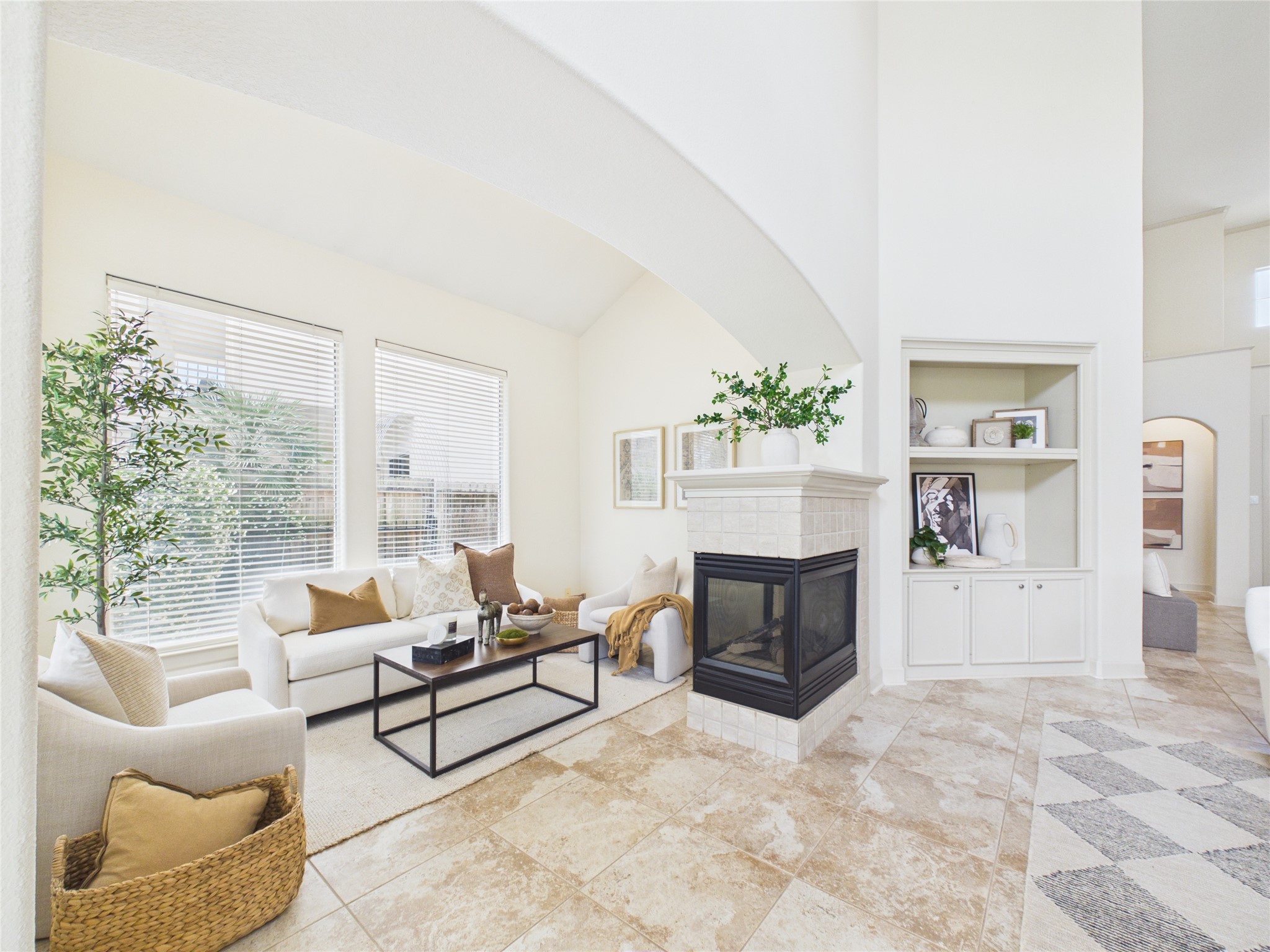 403 Harborside Way Kemah, TX 77565 - Photo 23 of 39 This cosy 'snug' room with fireplace and makes a great 'flexible' use den.