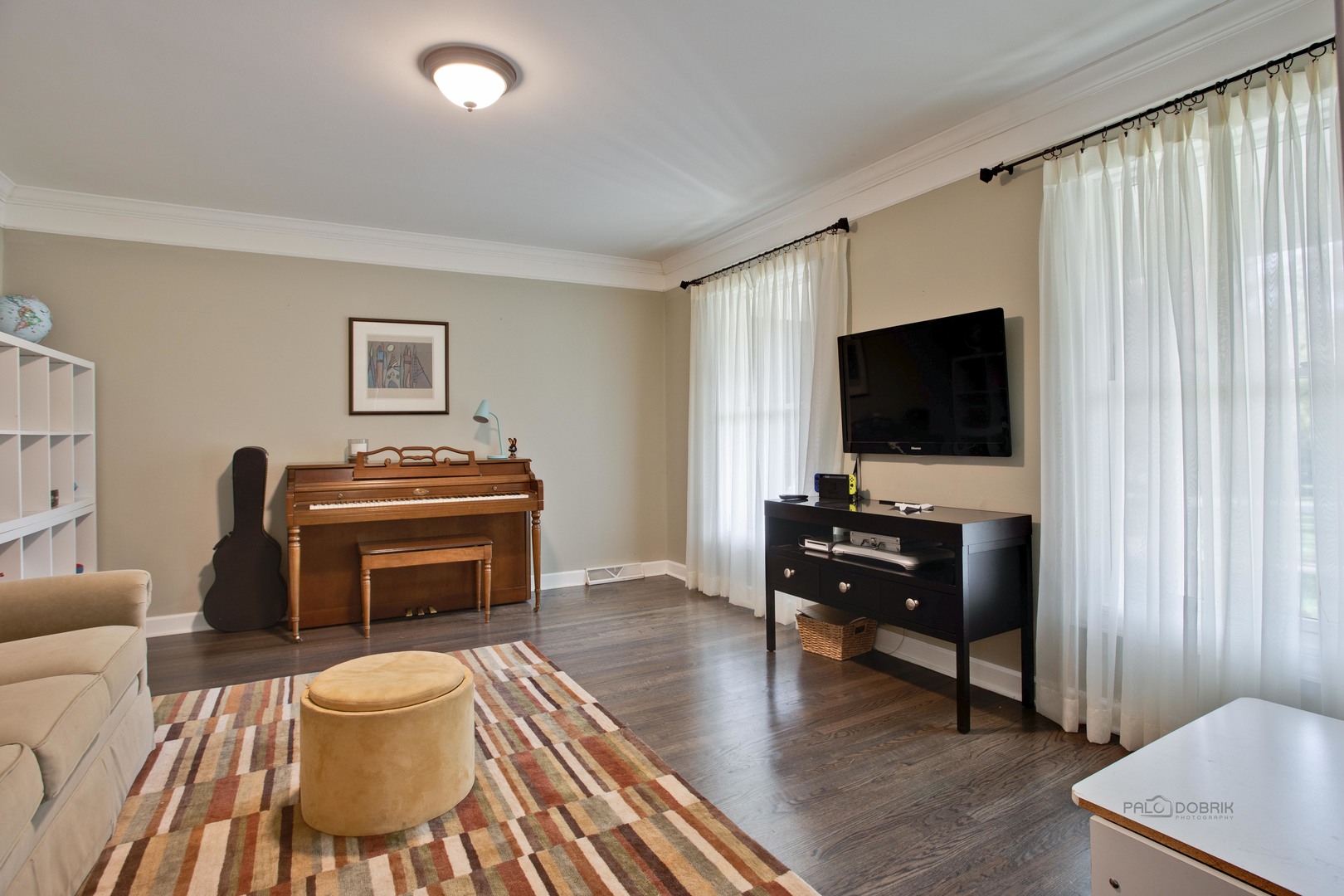20890 West Exeter Road Kildeer, IL 60047 - Photo 12 of 62 a living room with furniture and a flat screen tv