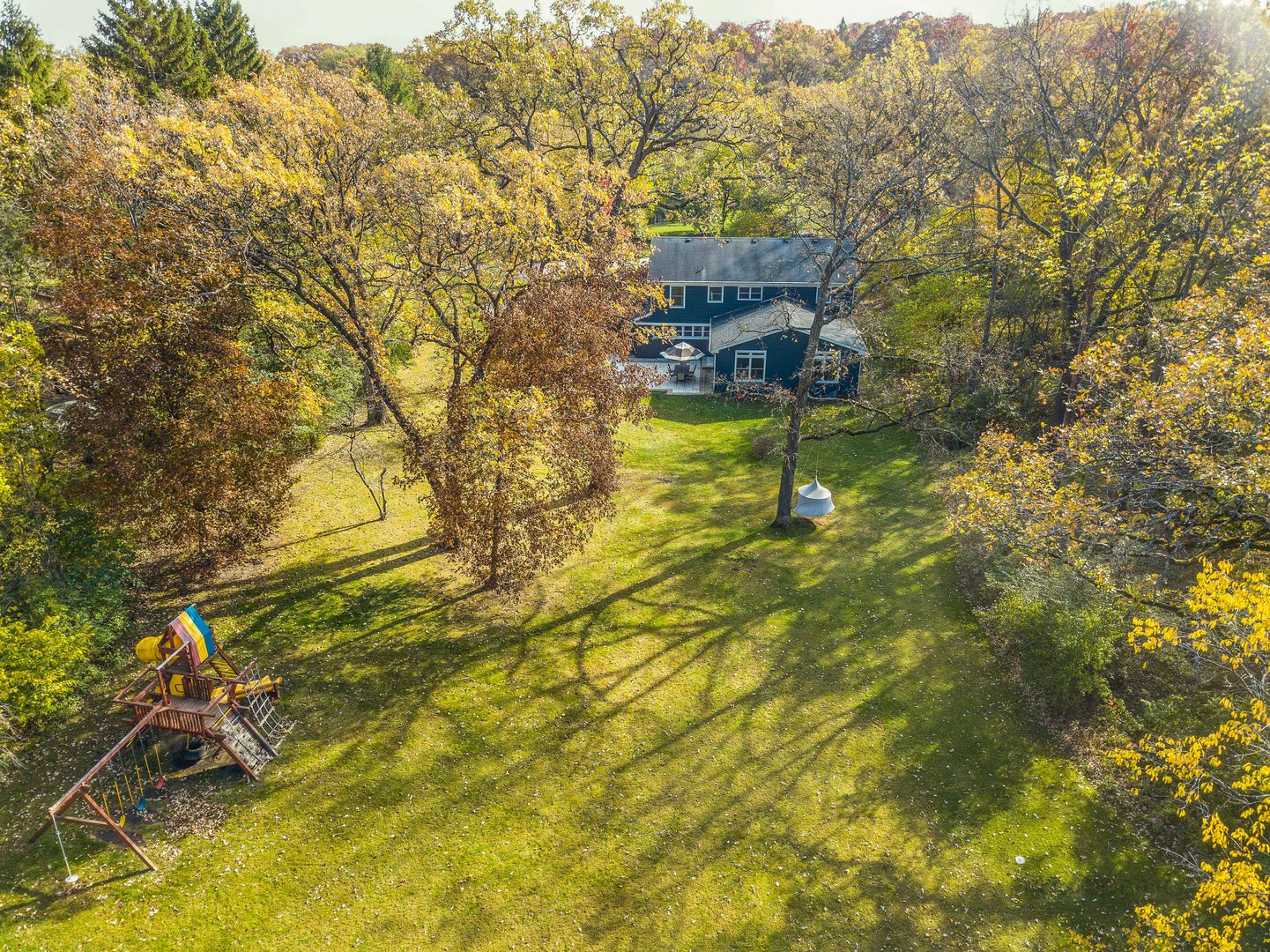 20890 West Exeter Road Kildeer, IL 60047 - Photo 56 of 62 a backyard of a house with large trees