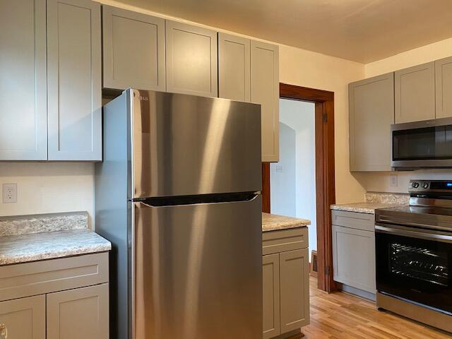 745 Upton Avenue Springfield, MI 49037 - Photo 15 of 59 IMG_2408