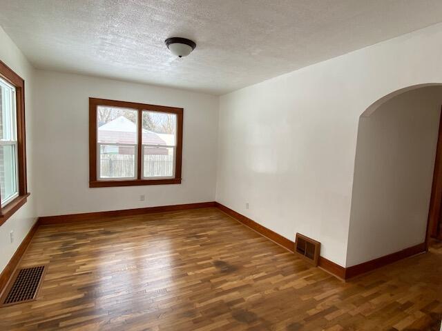 745 Upton Avenue Springfield, MI 49037 - Photo 20 of 59 IMG_2313