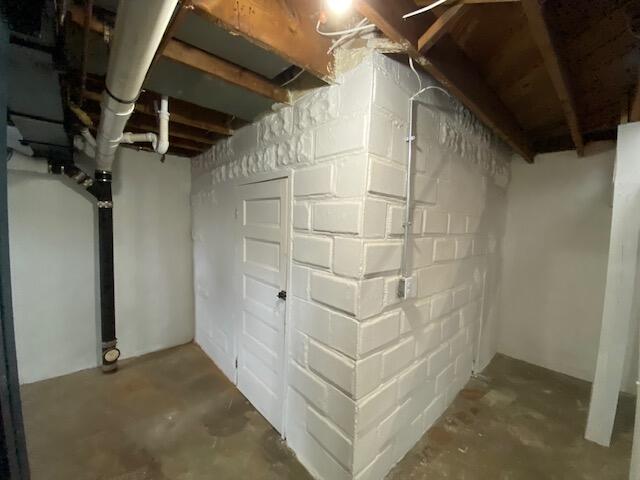 745 Upton Avenue Springfield, MI 49037 - Photo 38 of 59 IMG_2331