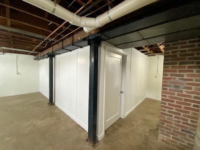 745 Upton Avenue Springfield, MI 49037 - Photo 39 of 59 IMG_2332