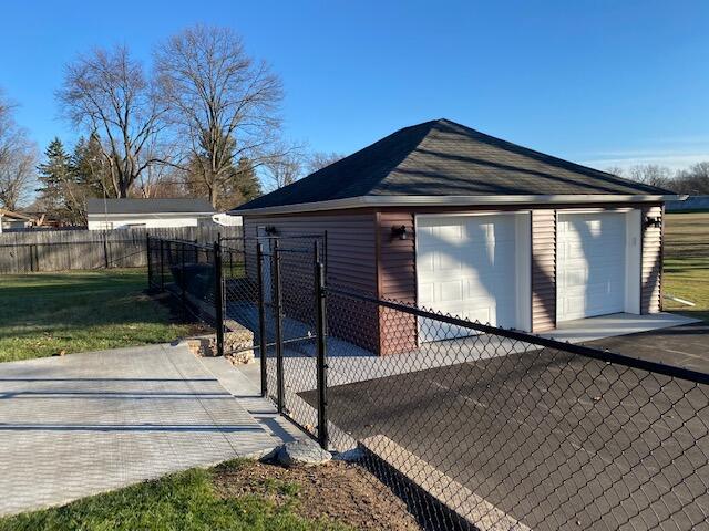 745 Upton Avenue Springfield, MI 49037 - Photo 9 of 59 IMG_2437