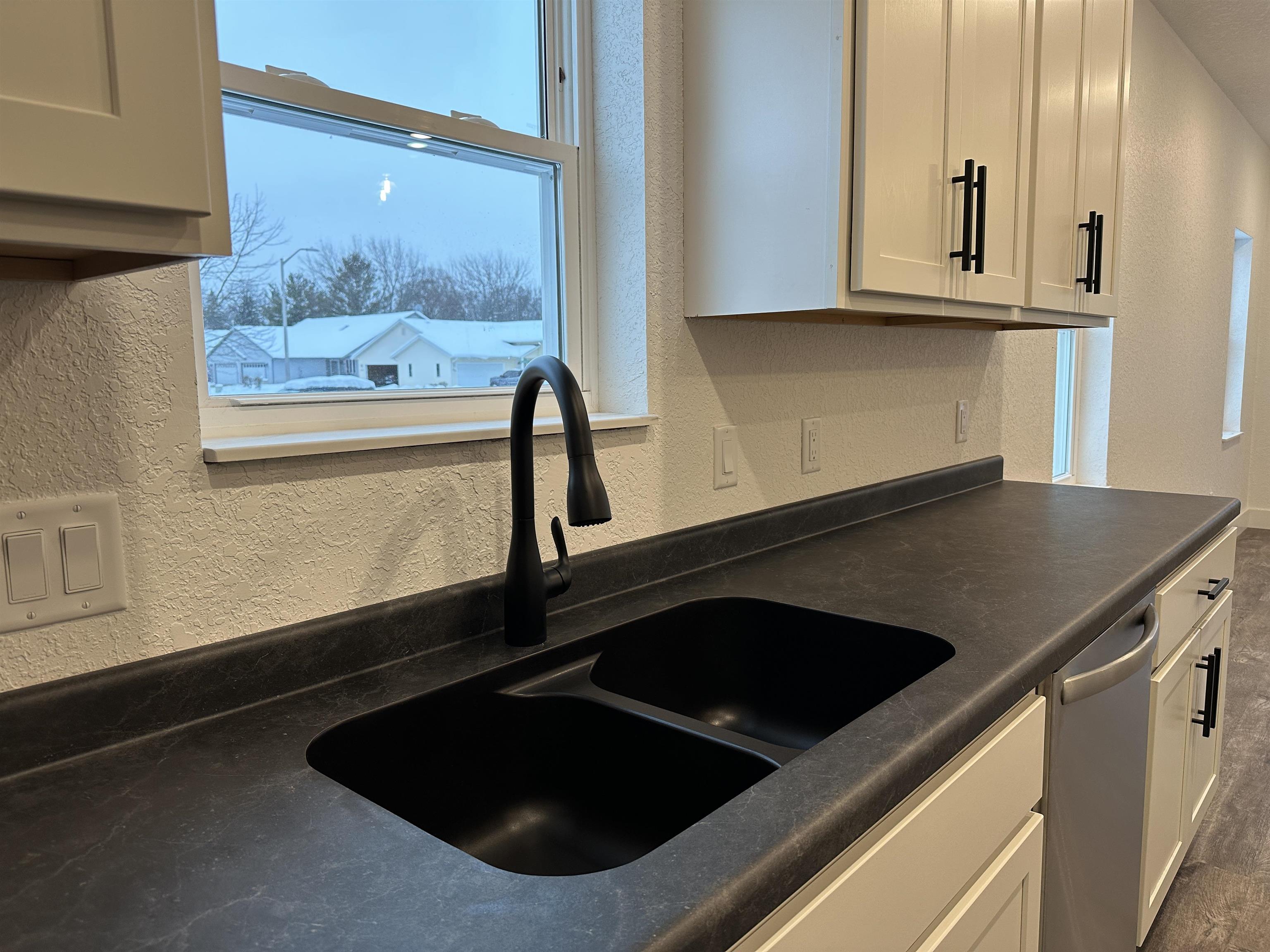 1222 Prairie Janesville, WI 53545 - Photo 11 of 31