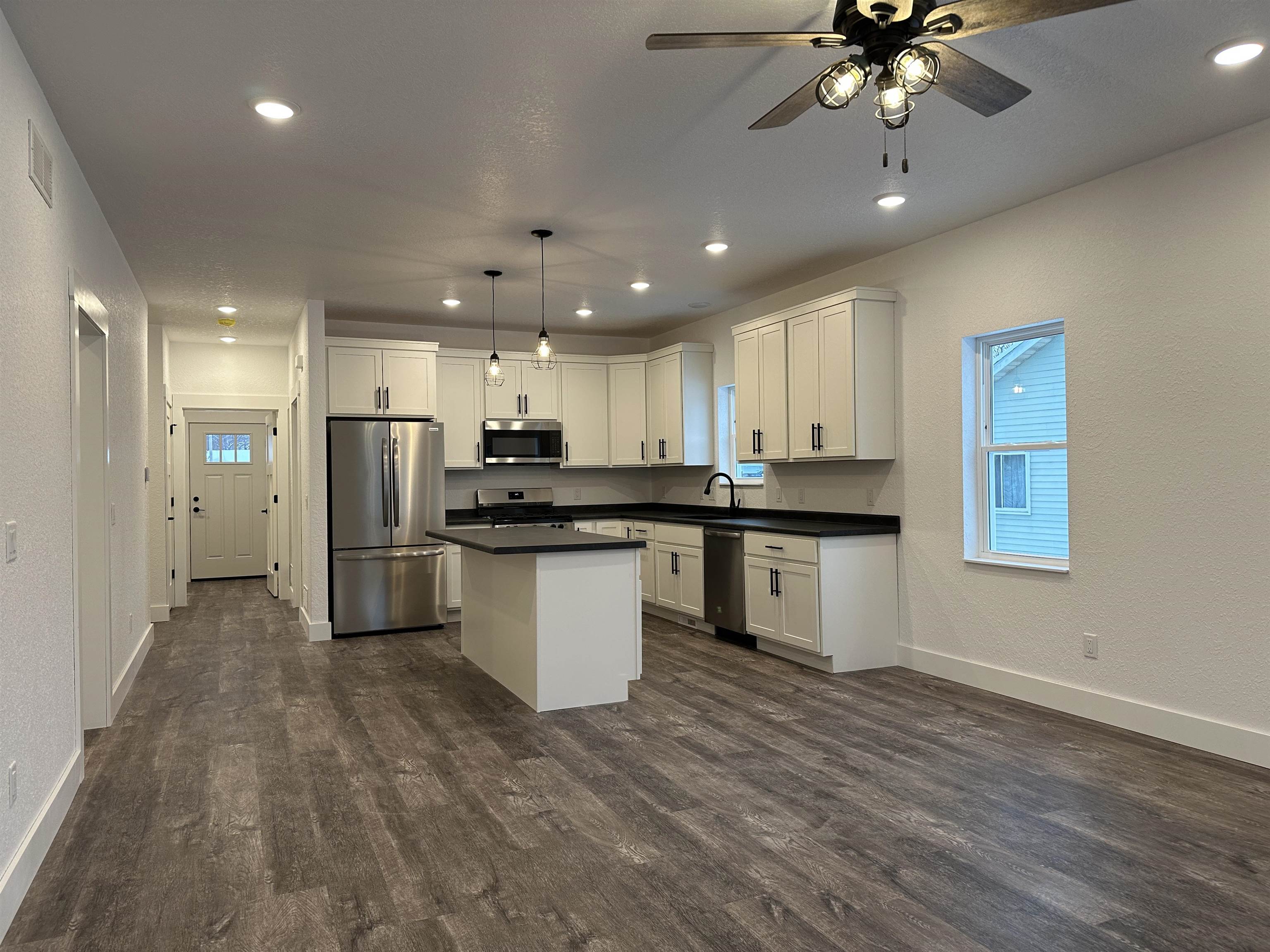 1222 Prairie Janesville, WI 53545 - Photo 3 of 31