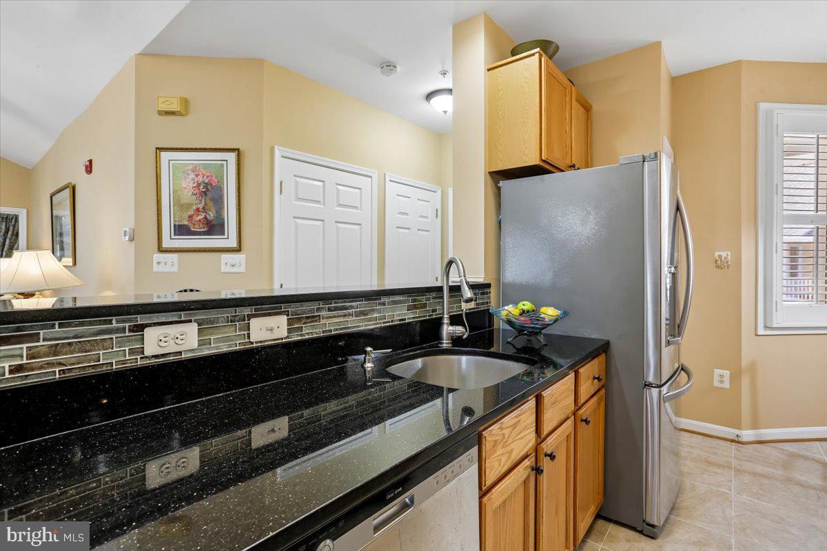 12708 Found Stone Road, Unit 3302 Germantown, MD 20876 - Photo 15 of 56 Stainless appliances