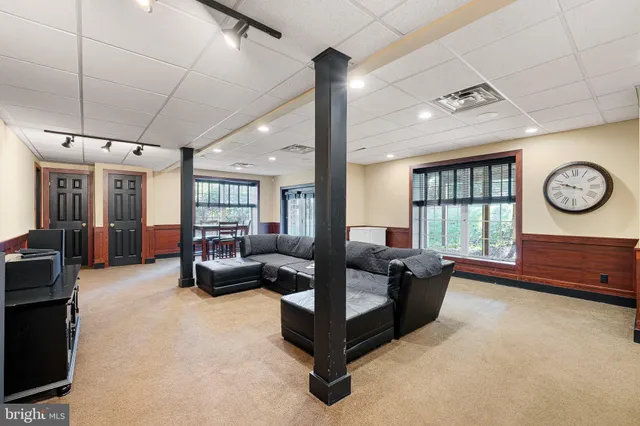 a view of a house with a big yard