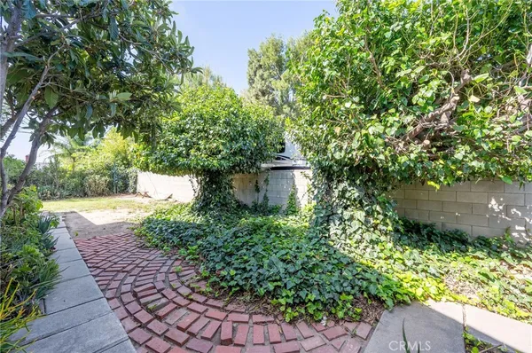 $4,900 | 18600 Celtic Street, Northridge, CA 91326