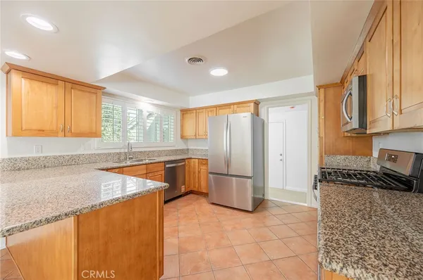 $4,900 | 18600 Celtic Street, Northridge, CA 91326