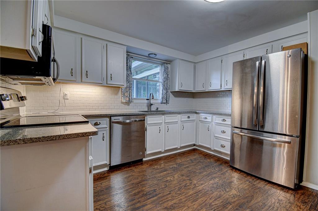 116 Hidden Valley Road Monroeville, PA 15146 - Photo 3 of 25 Gallery Image 3