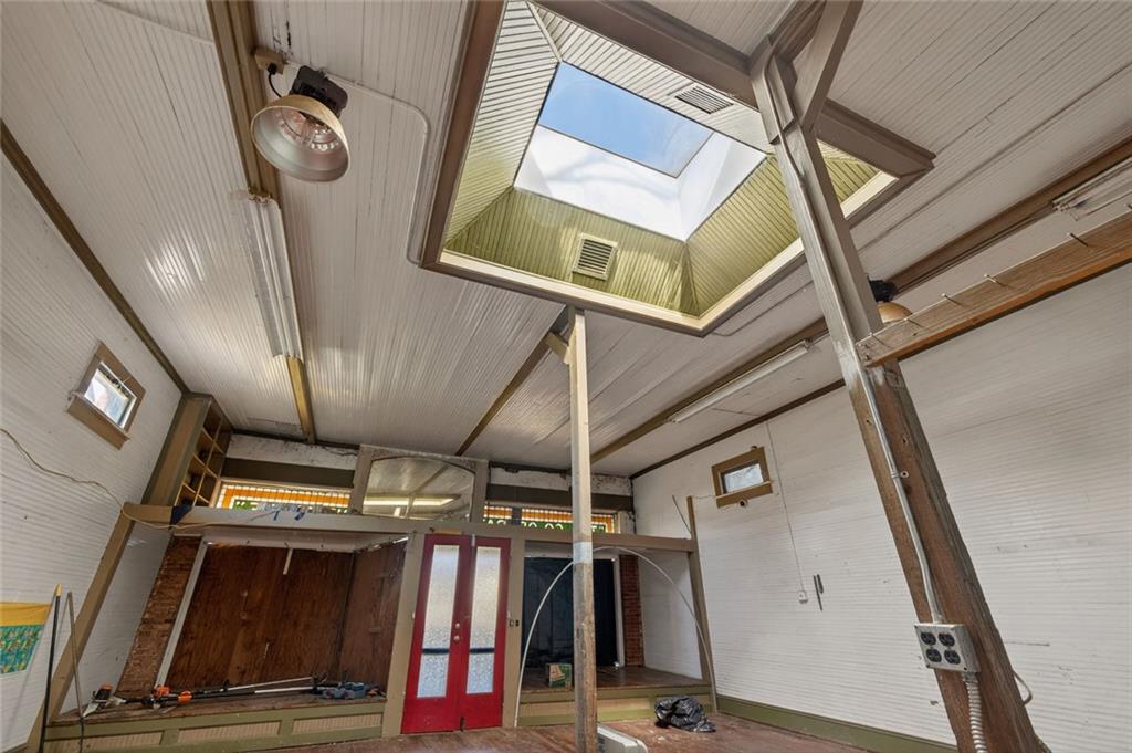 304 South Cherokee Road Social Circle, GA 30025 - Photo 8 of 40