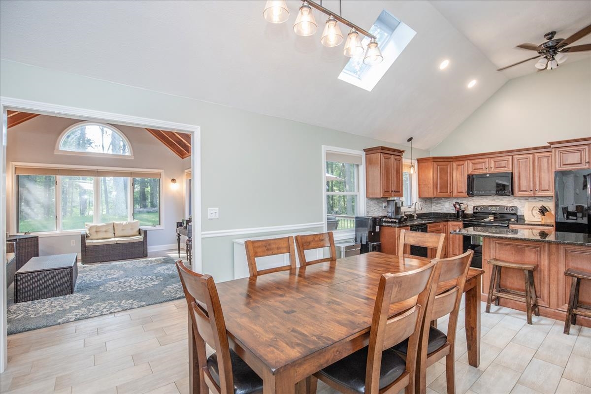 123 Pinecrest Road Litchfield, NH 03052 - Photo 6 of 33