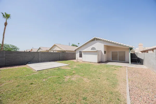 $2,295 | 601 South Silverbrush Drive, Chandler, AZ 85226