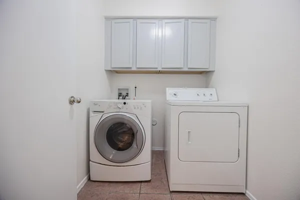 $2,295 | 601 South Silverbrush Drive, Chandler, AZ 85226